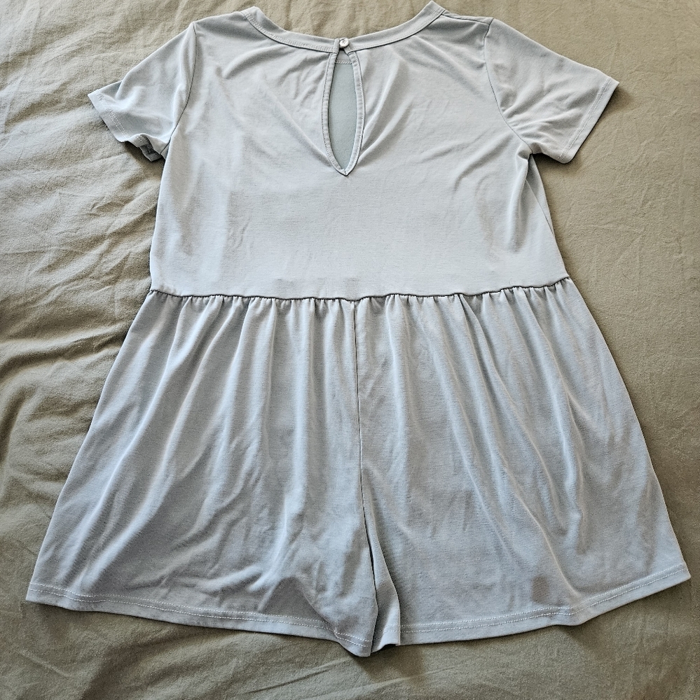 New Lavender Field Women's Light Green Romper Size Medium - Picture 5 of 6